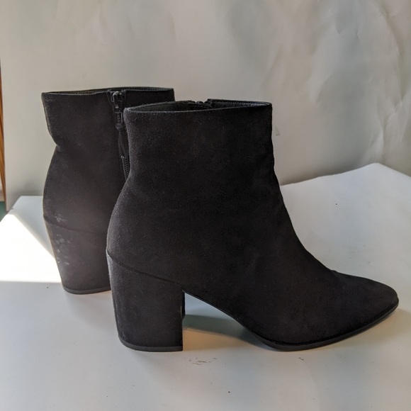Stuart Weitzman suede ankle booties size 8 in VGUC - Picture 3 of 7